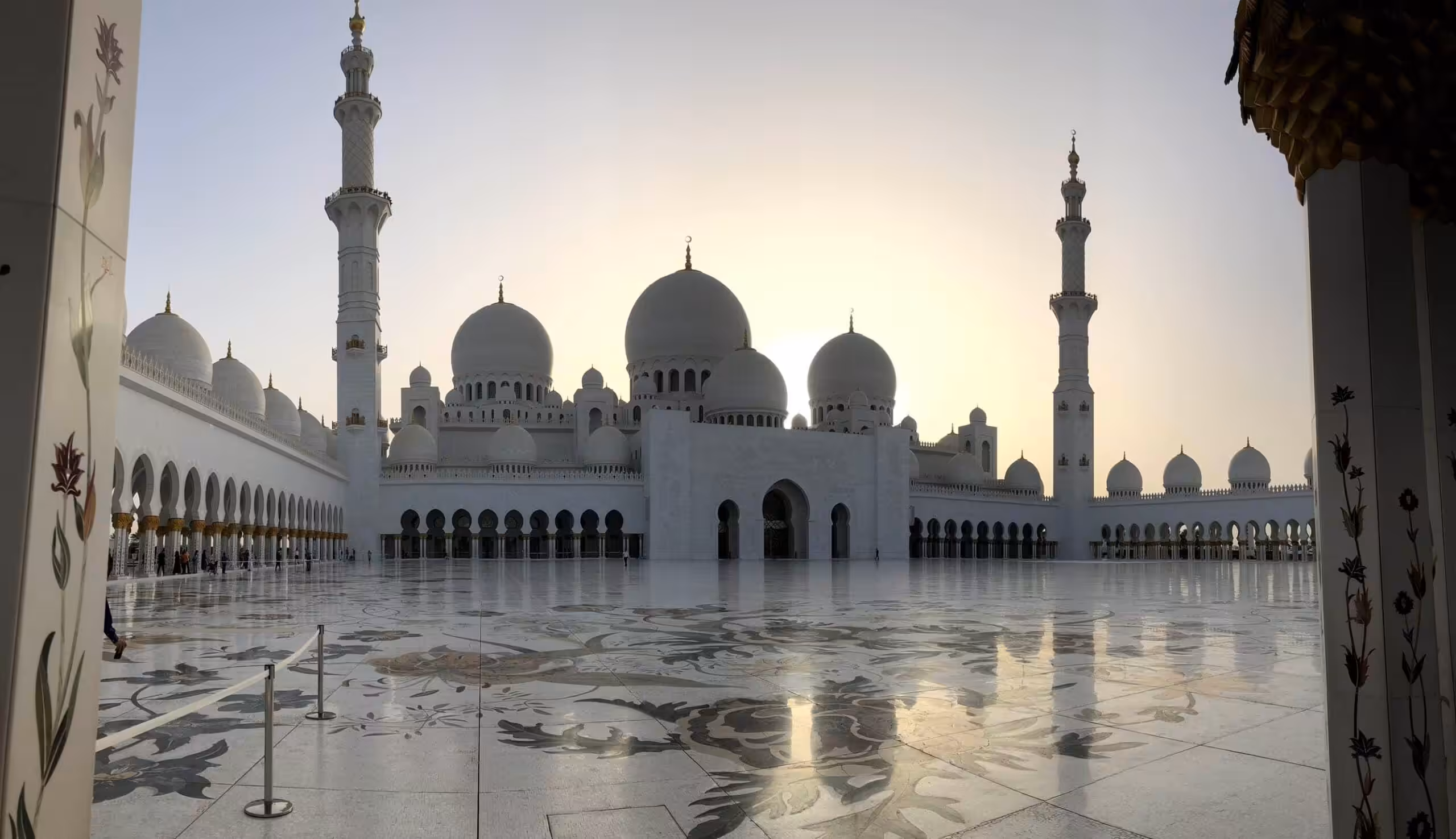 Sheikh Zayed Grand Mosque in Abu Dhabi, United Arab Emirates